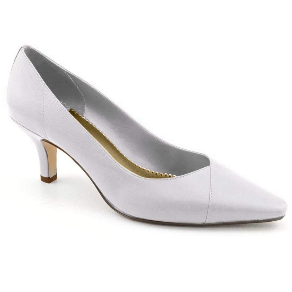 Bella Vita‎ WOW Women's white leather pumps Heels Sz 10 N woman’s shoes